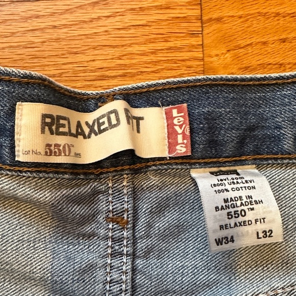 Like New! Levi's Men's Straight Blue Jeans - Picture 2 of 3